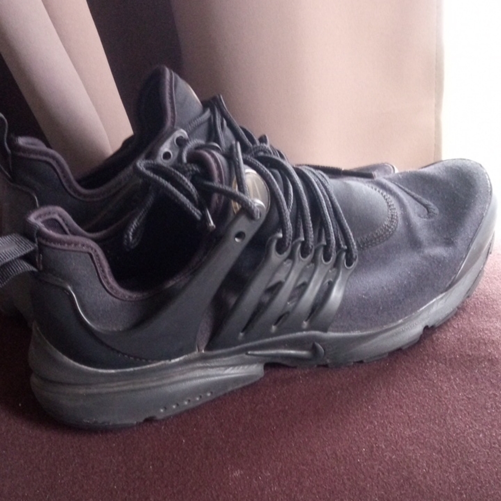 Nike Air Presto Unisex Triple Black. Size 7 Like New.